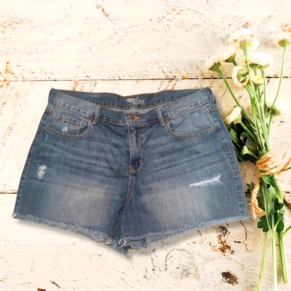 🌺 Old Navy O.G Diva Raw Hem Light Distressed Denim Shorts Sz 14 - Picture 1 of 8